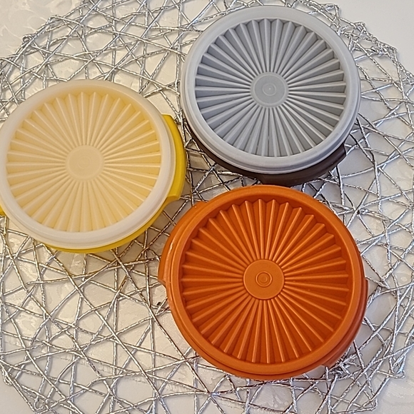 Vintage Tupperware 3 Small Serving Bowls with lids - Picture 4 of 4